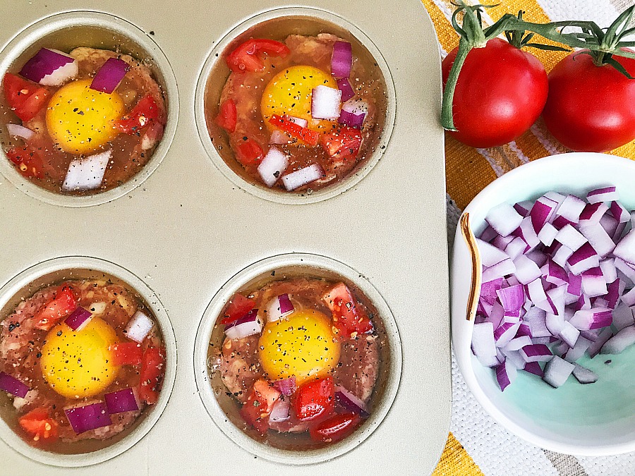 Delicious grab and go paleo egg cups! Perfect for paleo meal prep!